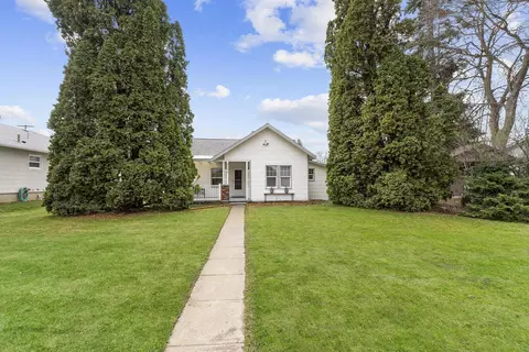 Exterior - 4054 E 4th Ave, Spokane, WA 99203 photo 4 of 11