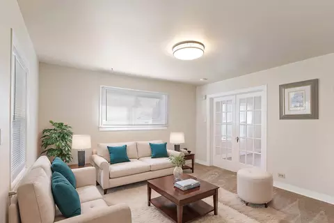Living - 4054 E 4th Ave, Spokane, WA 99203 photo 3 of 4