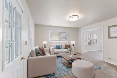Living - 4054 E 4th Ave, Spokane, WA 99203 photo 2 of 4