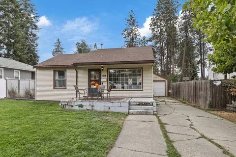 1618 E 40th Ave, Spokane, WA 99203 photo 2