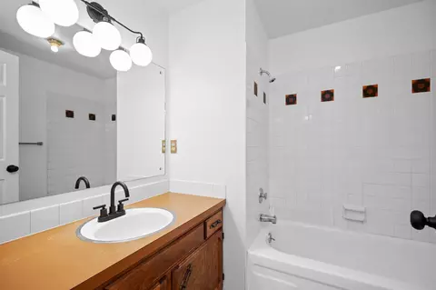 Bath - 2648 E 38th Ave, Spokane, WA 99223 photo 1 of 2