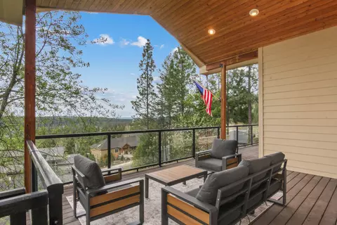 Exterior - 1155 E Quartz Ln, Spokane, WA 99208 photo 5 of 12