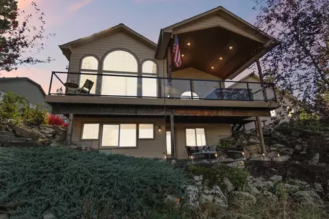 Exterior - 1155 E Quartz Ln, Spokane, WA 99208 photo 9 of 12