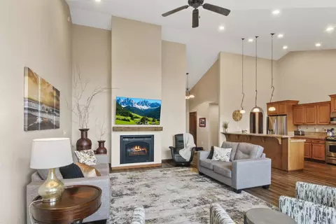 Living - 1155 E Quartz Ln, Spokane, WA 99208 photo 2 of 3