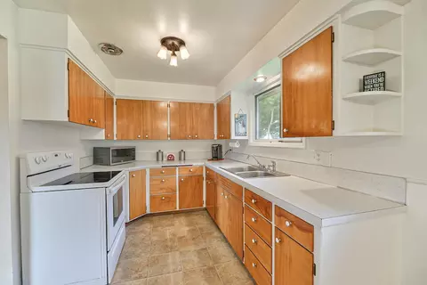 Kitchen - 13403 E 6th Ave, Spokane Valley, WA 99216 photo 1 of 1