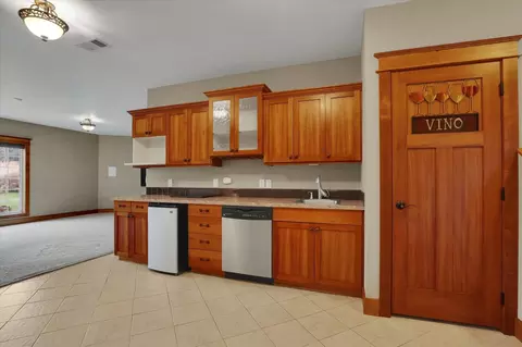 Kitchen - 8615 E Lindgren Rd, Spokane, WA 99217 photo 5 of 5