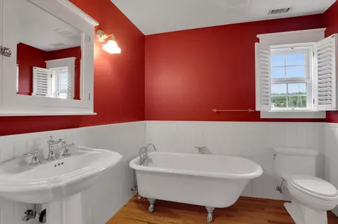 Bath - 8615 E Lindgren Rd, Spokane, WA 99217 photo 3 of 5