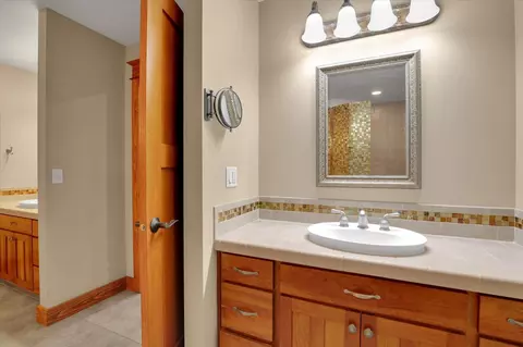 Bath - 8615 E Lindgren Rd, Spokane, WA 99217 photo 2 of 5