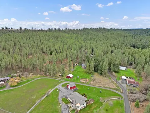 View/Area - 8615 E Lindgren Rd, Spokane, WA 99217 photo 2 of 4
