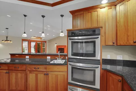 Kitchen - 8615 E Lindgren Rd, Spokane, WA 99217 photo 3 of 5