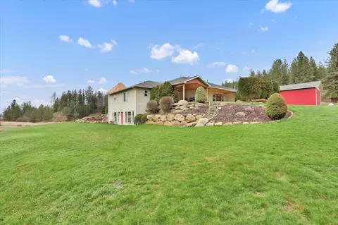 Exterior - 8615 E Lindgren Rd, Spokane, WA 99217 photo 3 of 8