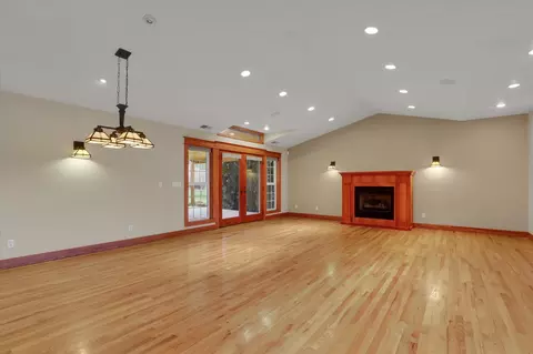 Living - 8615 E Lindgren Rd, Spokane, WA 99217 photo 1 of 6