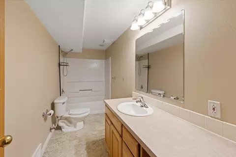Bath - 3914 E Myrtle Ct, Spokane, WA 99223 photo 6 of 6