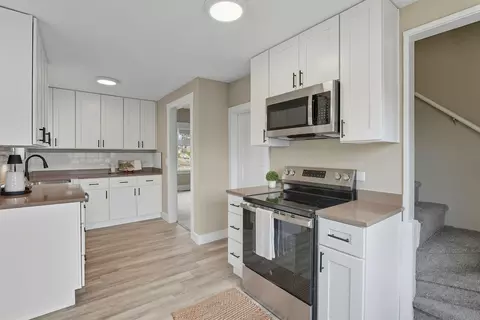 Kitchen - 33 Everett Ave, Spokane, WA 99207 photo 2 of 3