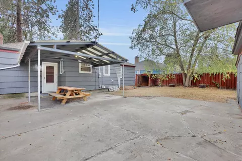 Exterior - 929 E 41st Ave, Spokane, WA 99203 photo 2 of 12