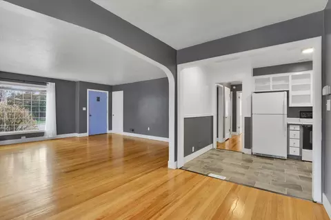Living - 929 E 41st Ave, Spokane, WA 99203 photo 4 of 4