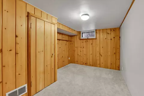 Bedroom - 929 E 41st Ave, Spokane, WA 99203 photo 4 of 4