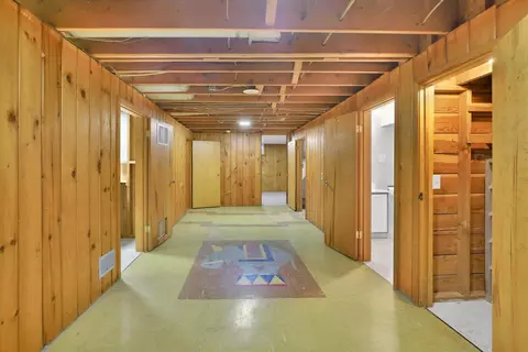 Entry Way - 929 E 41st Ave, Spokane, WA 99203 photo 3 of 4