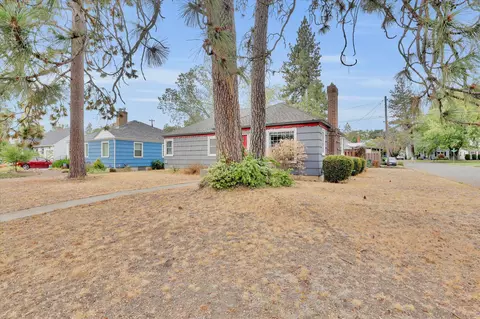 Exterior - 929 E 41st Ave, Spokane, WA 99203 photo 11 of 12