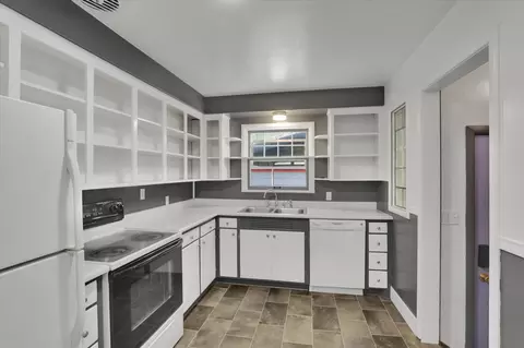 Kitchen - 929 E 41st Ave, Spokane, WA 99203 photo 1 of 3