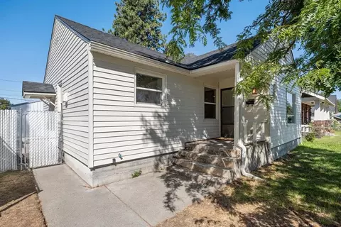 5007 N Maple St, Spokane, WA 99205