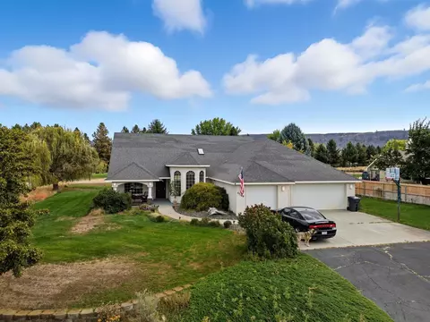 57169 NE Fairway Rd, Electric City, WA 99123