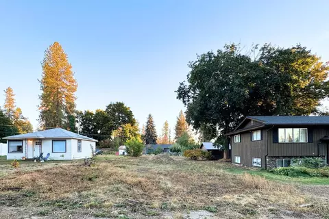 614 E A St, Deer Park, WA 99006