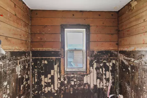Bath - 1608 E Hartson Ave, Spokane, WA 99202 photo 2 of 2