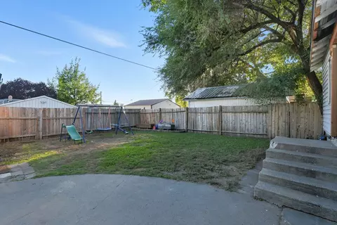 Exterior - 548 E Dalton Ave, Spokane, WA 99207 photo 3 of 4