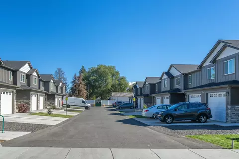 1190411905119 E Spruce Ln, Spokane Valley, WA 99206