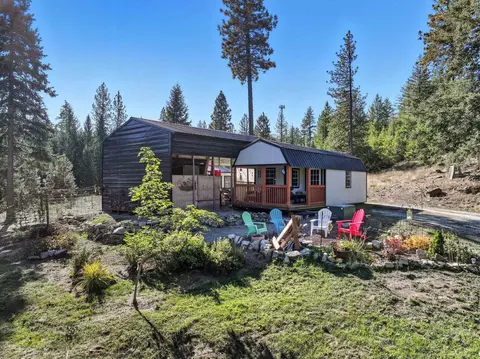 211 Pine Hill Rd, Newport, WA 99156