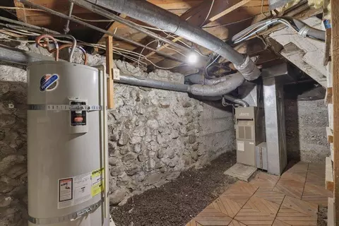 Entry Way - 1914 E Gordon Ave, Spokane, WA 99207 photo 3 of 3