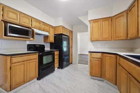 Kitchen - 1914 E Gordon Ave, Spokane, WA 99207 photo 2 of 3