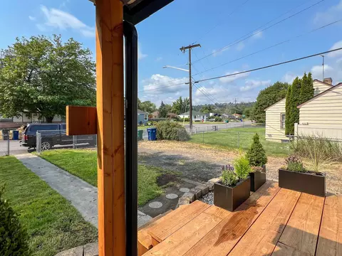 Exterior - 223 E Graves Rd, Spokane, WA 99218 photo 6 of 9