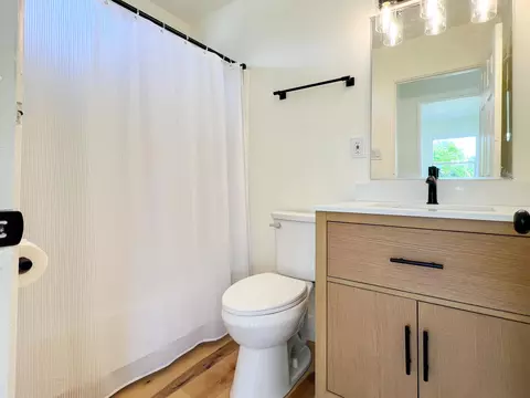 Bath - 223 E Graves Rd, Spokane, WA 99218 photo 1 of 3