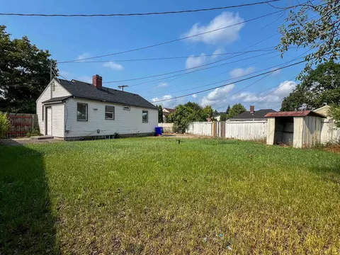 Exterior - 223 E Graves Rd, Spokane, WA 99218 photo 8 of 9