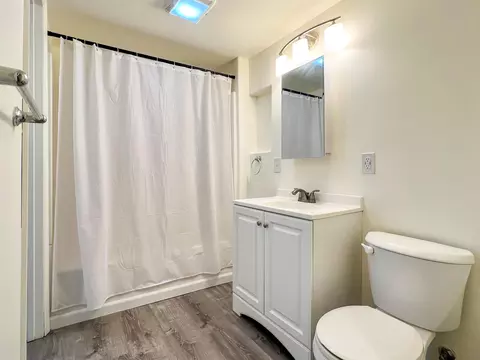 Bath - 223 E Graves Rd, Spokane, WA 99218 photo 2 of 3