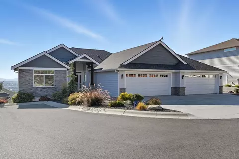 8716 E Woodside Ln, Spokane, WA 99217