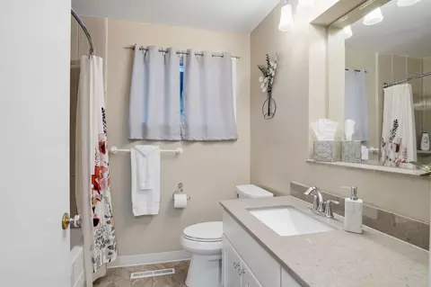 Bath - 3416 E 13th Ave, Spokane, WA 99202 photo 1 of 2