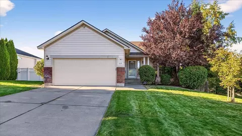 414 S Sonora Ln, Spokane Valley, WA 99037