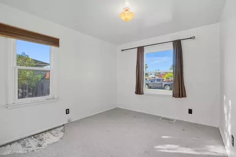 Bedroom - 714 E Joseph Ave, Spokane, WA 99208 photo 2 of 4