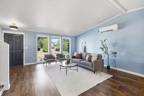 Living - 3424 E 28th Ave, Spokane, WA 99223 photo 2 of 3