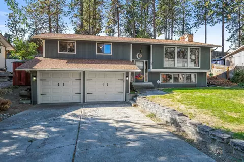 8405 N Greenwood Ct, Spokane, WA 99208