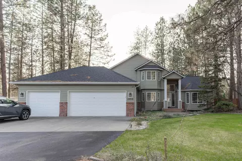 12719 W Greenfield Rd, Nine Mile Falls, WA 99026