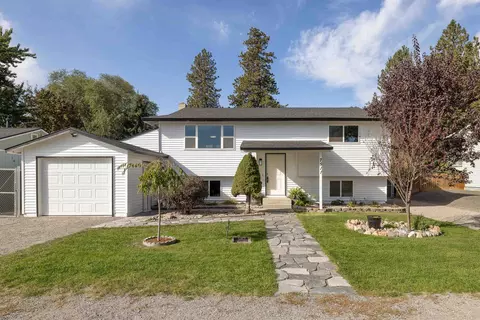 7511 N Robin St, Newman Lake, WA 99025