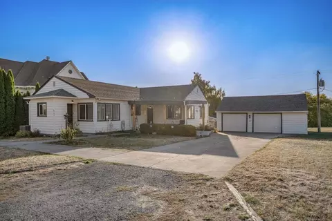 105 S Howard St, Tekoa, WA 99033