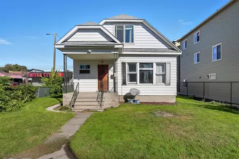 Exterior - 909 E Augusta Ave, Spokane, WA 99207 photo 1 of 4