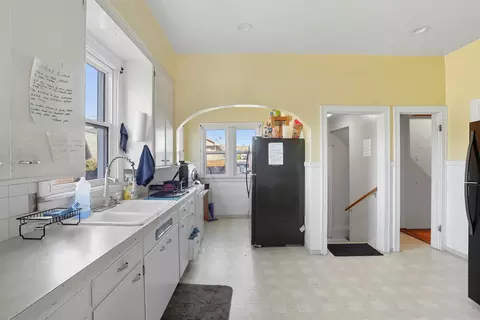 Kitchen - 909 E Augusta Ave, Spokane, WA 99207 photo 1 of 3