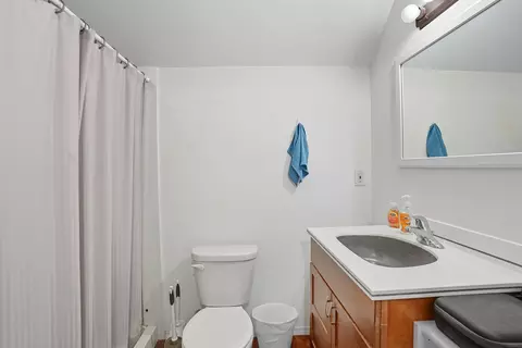 Bath - 909 E Augusta Ave, Spokane, WA 99207 photo 2 of 3