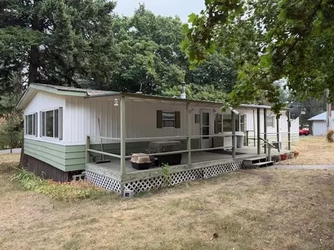 32825 N Perry Rd, Deer Park, WA 99006